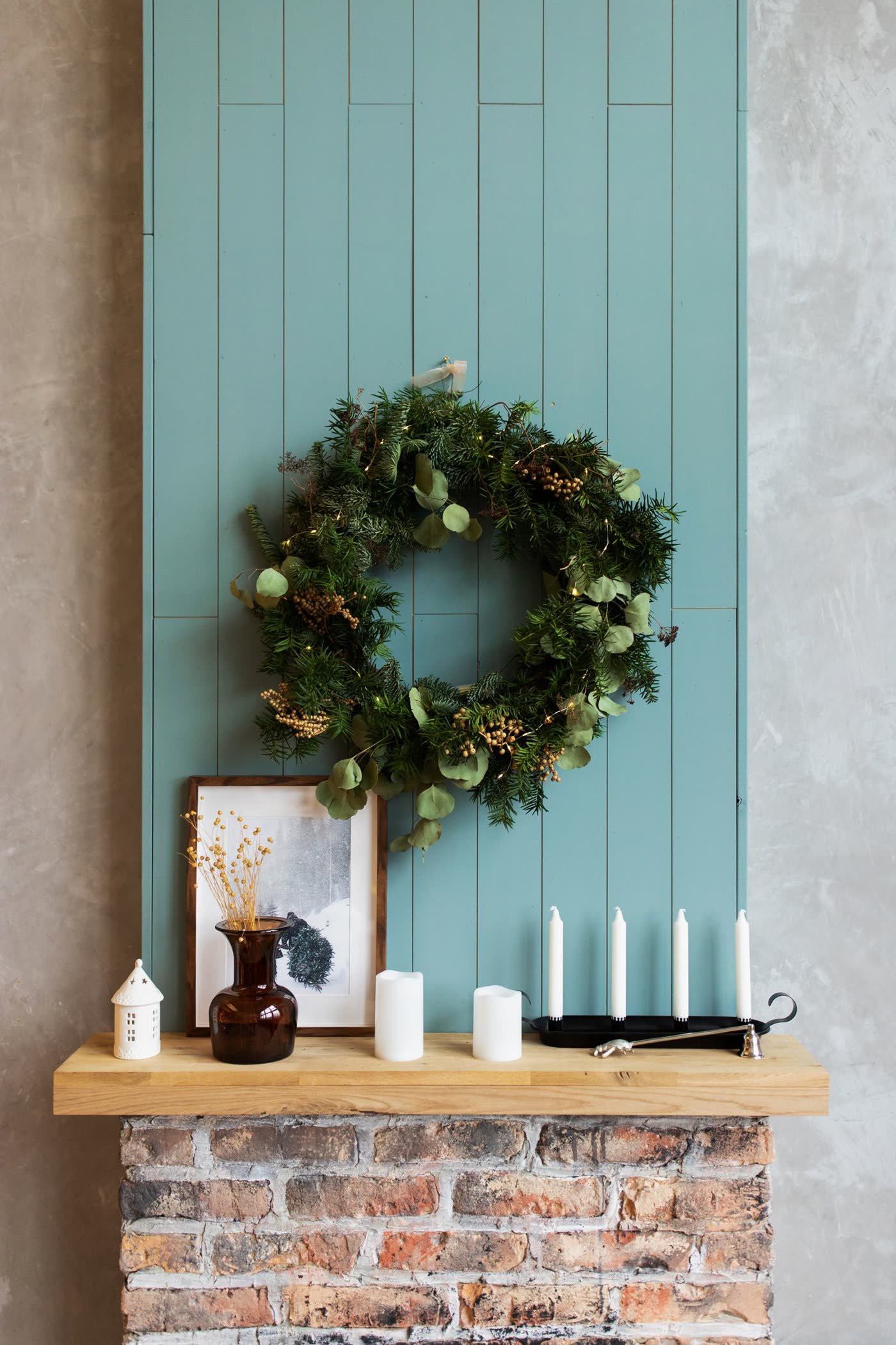 Add a Lit Wreath on a Stake