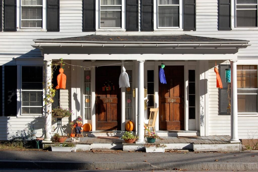 halloween porch decor ideas - Cozy Patio Home