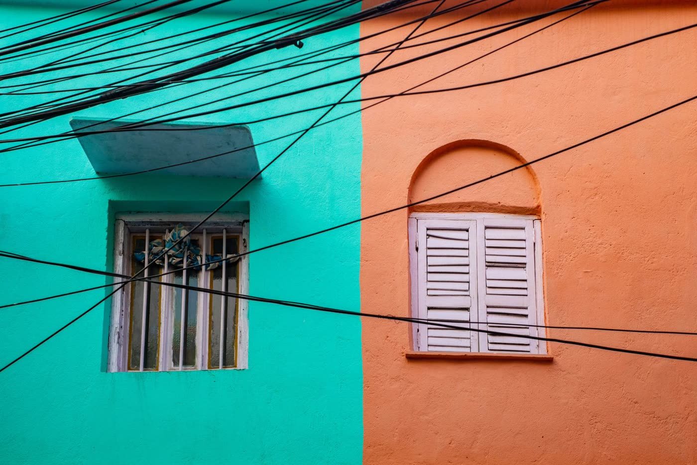 Bold Accent Colors: Orange, Turquoise, Mustard
