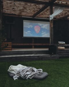 outdoor movie setup ideas - Cozy Patio Home