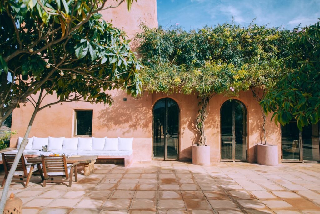 Patio privacy ideas — private cozy patio overview