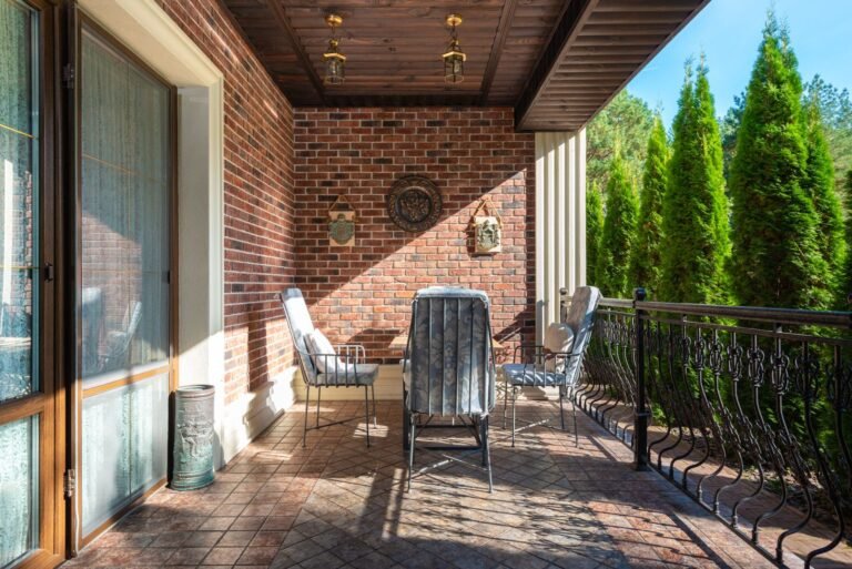 renter friendly patio wall decor - Cozy Patio Home